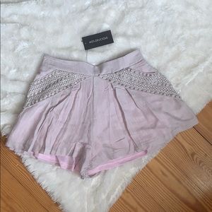 NEW Hot & Delicious Flowy Shorts Size Large